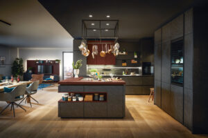 Elba shown in Alvaro Slate