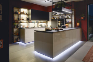 Fino Gloss shown in Shell White High Gloss