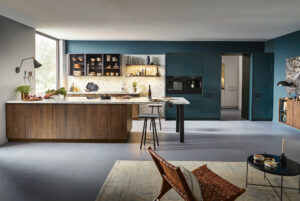 Rocca shown in Knotty Oak Chestnut